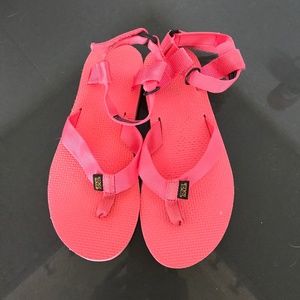 Teva W Original Sandal in Coral Size 7